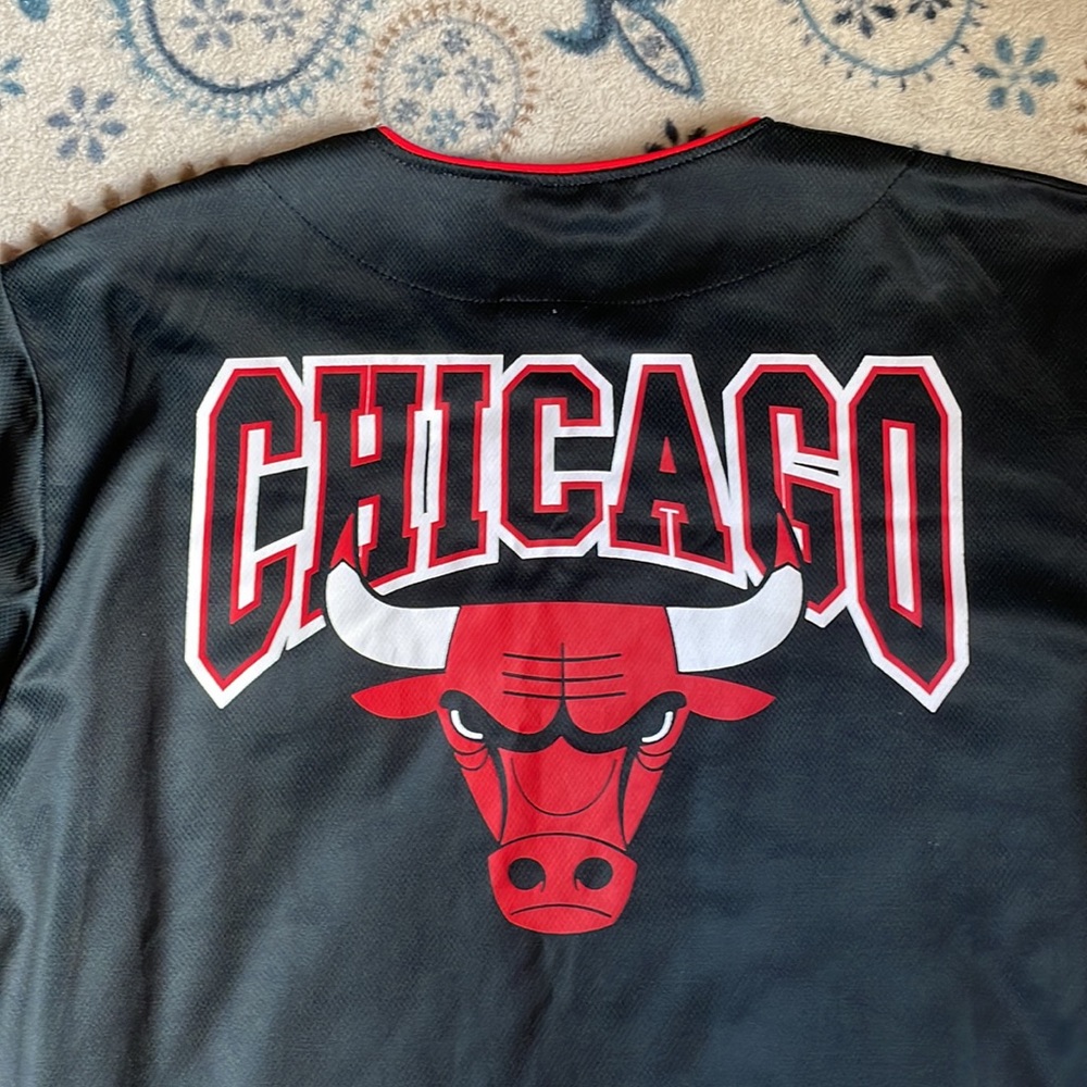 Chicago Bulls button down - Picture 6 of 9